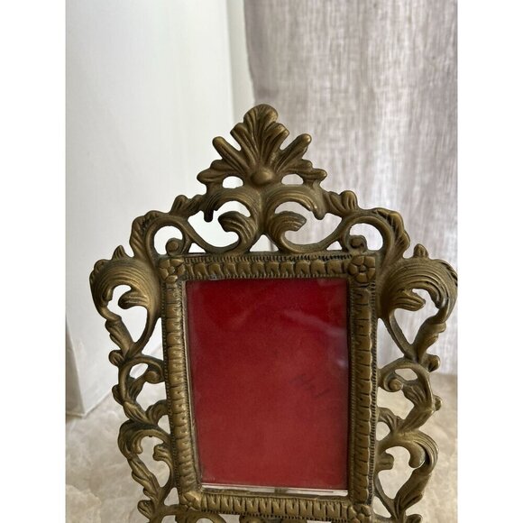 Antique Ornate Brass Picture Frame With Red Velvet Backing & Intricate Design 10 - Picture 2 of 10